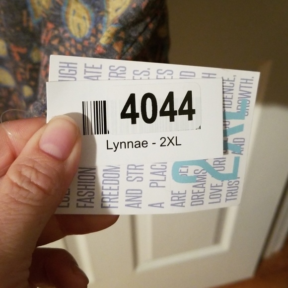 LULAROE Lynnae sz 2XL NWT - Picture 3 of 3
